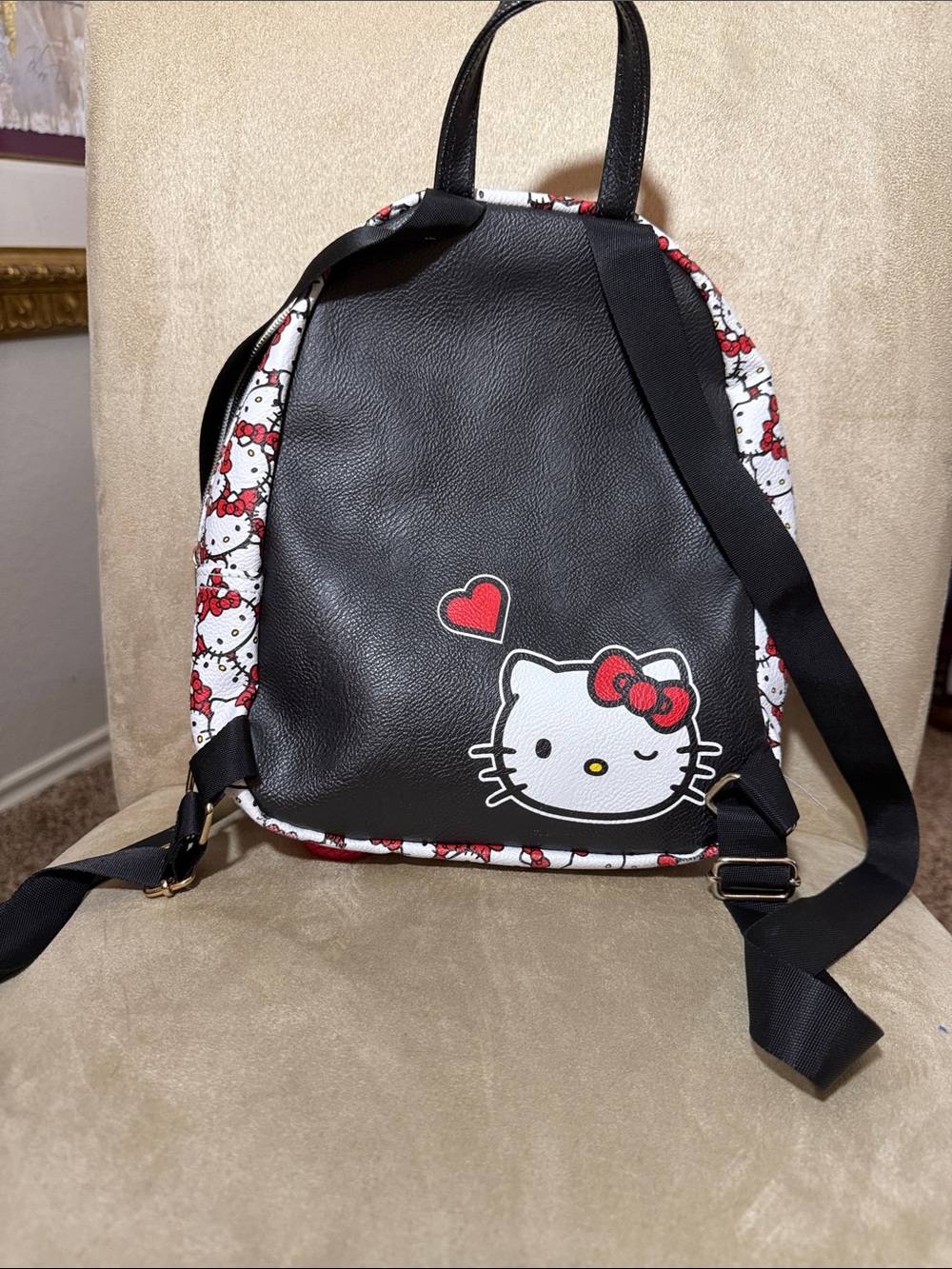 Hello Kitty Backpack - Picture 6 of 6